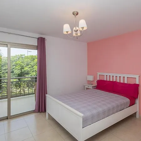 Vila Guestready - Tarantos - Fc *